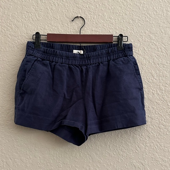 J. Crew Pants - Donated—-🌻$3 with any bundle🌻
 j Crew Navy Shorts